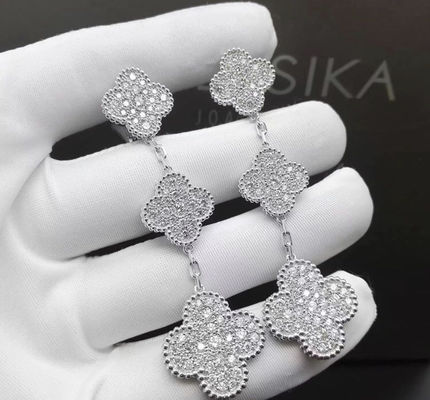3 motieven Klassieke Uitstekende 18K Gouden Diamond Earrings For Girlfriend